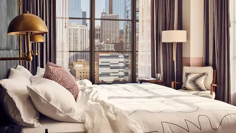 Discovering Chicago's Culinary and Accommodation Gems