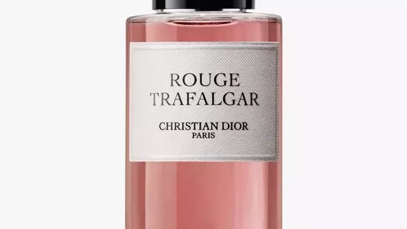 The Allure of Modern Fruity Perfumes: A Guide to Chic Scents