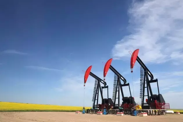 Oil Prices Under Pressure as US-Iran Deal Hopes Intensify