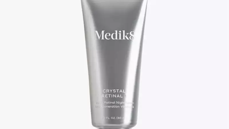 Peptides vs. Retinol: Decoding the Best Ingredients for Ageless Skin