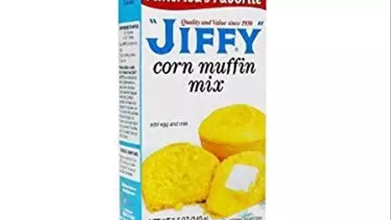 Delicious Cheesy Corn Pudding: A Crowd-Pleasing Recipe