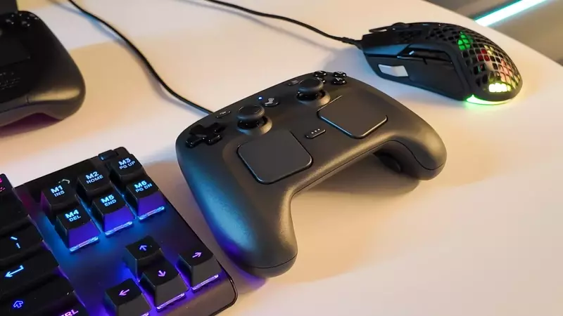 Innovative Steam Machine Faceplate Doubles as Charging Stand