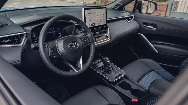 2026 Toyota Corolla Cross Hybrid: Interior Insights