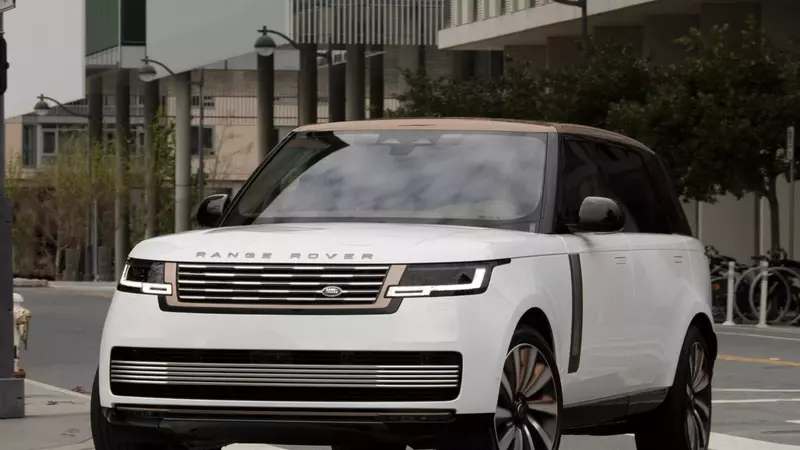 Range Rover Unveils Unlimited Customization Options for Bespoke SUVs