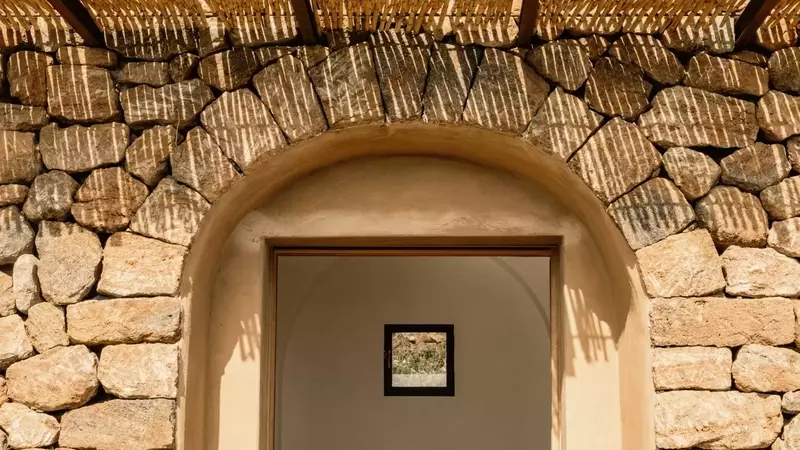 Rodolphe Parente lancia un progetto di residenza artistica a Pantelleria per “Gli Ospiti”