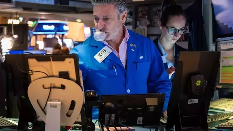 Stocks Rally as Unexpected Job Losses Dampen Rate Hike Fears