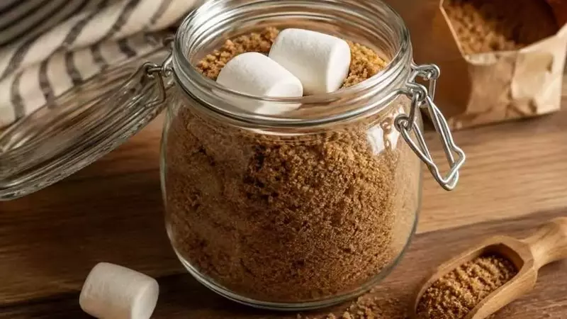 Il segreto per mantenere morbido lo zucchero di canna: l'inaspettato ruolo del marshmallow