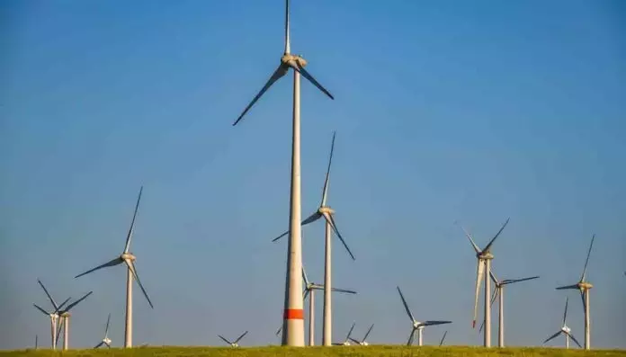 Energie Rinnovabili in Italia: Progressi Insufficienti per il Target 2030