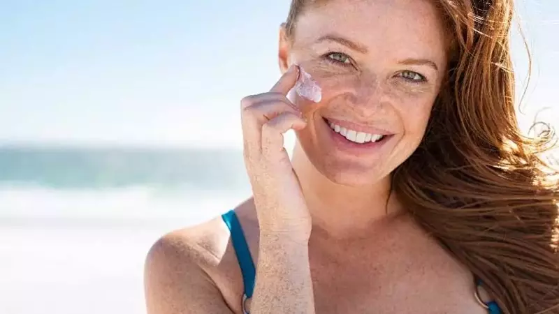 Protezione Solare e Trucco: L'Ordine Corretto per una Pelle Protetta
