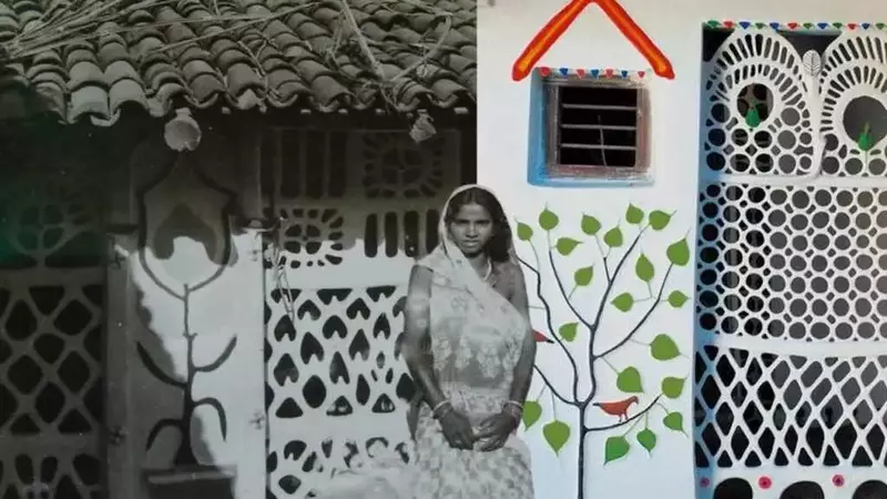 La Liberazione Artistica di Sonabai Rajawar: Un Capolavoro Nascosto dietro le Mura Domestiche