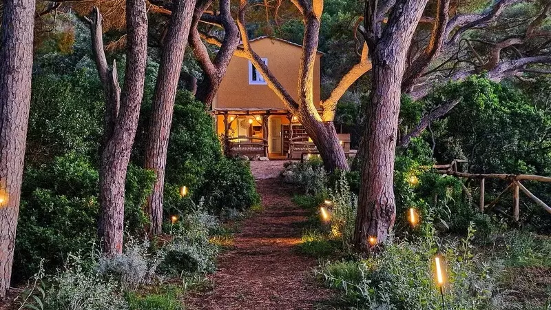 Un Viaggio Fotografico nelle Dimore Segrete dell'Isola d'Elba
