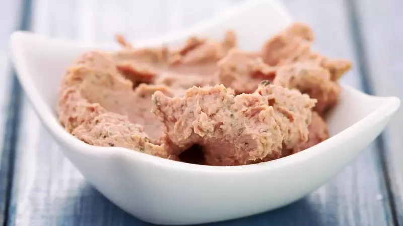 Allerta alimentare: Paté di maiale dalla Repubblica Ceca richiamato per rischio botulino
