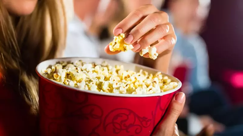 Popcorn al cinema: Un Lusso Sempre Più Costoso che Sostiene le Sale