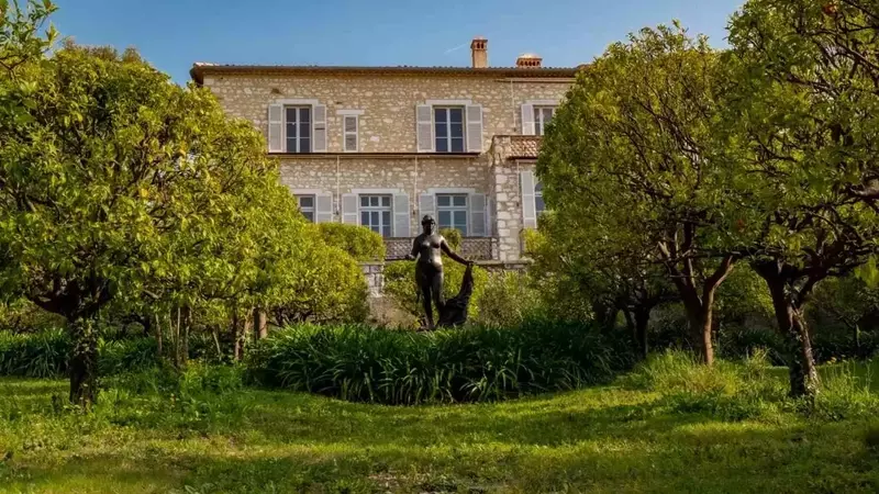 Furto d'arte audace al Museo Renoir: quattro capolavori sottratti per 9 milioni di euro