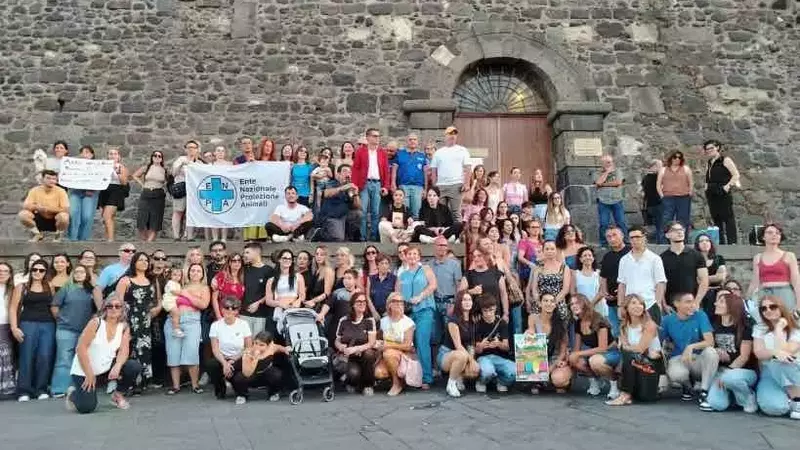 Adesione Massiccia ad Adrano Contro la Violenza sugli Animali: L'Appello di ENPA per Maggiori Volontari