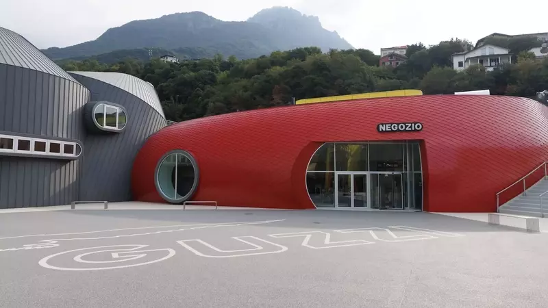 Il rinnovamento della storica sede Moto Guzzi: un connubio tra storia e design moderno