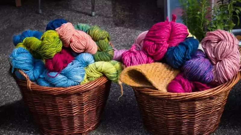 Riciclo Creativo dei Gomitoli di Lana: Trasforma Ravanzi in Opere d'Arte