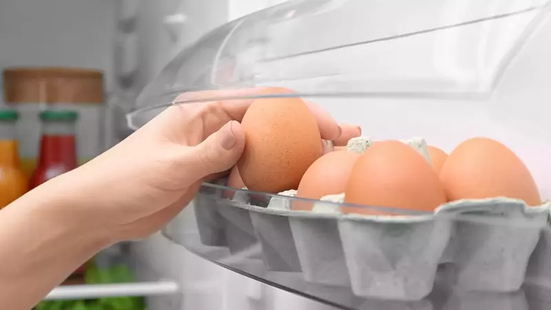 Avvisi di Sicurezza Alimentare: Ritiri per Uova, Formaggio e Integratore