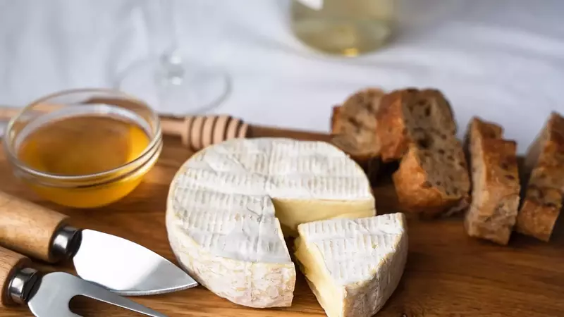 Richiamo prodotti alimentari: Allerta Listeria per Brie e Pancetta Affumicata
