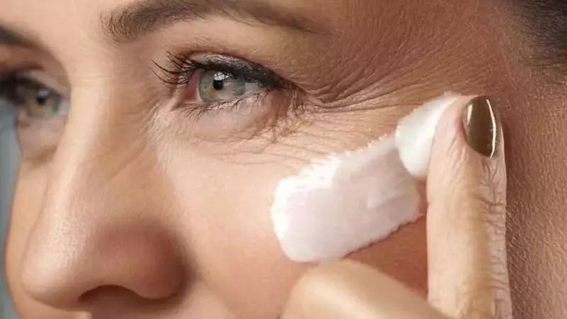 Il Microbioma Cutaneo: Chiave per i Futuri Trattamenti Anti-Età
