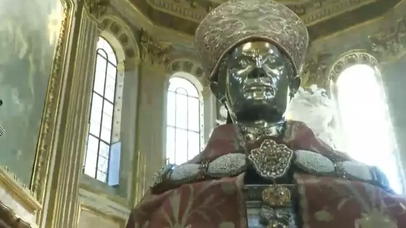 Il prodigio di San Gennaro: un simbolo di fede e identità napoletana