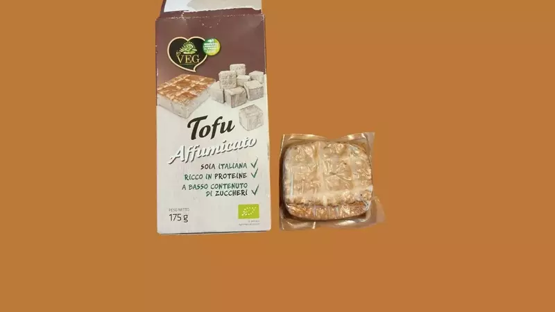 Denuncia di Sovraconfezionamento: Il Tofu "Io Veg" e la Scatola Mezza Vuota