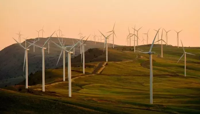 Energie Rinnovabili: Necessaria un'Accelerazione Decisiva per il 2030